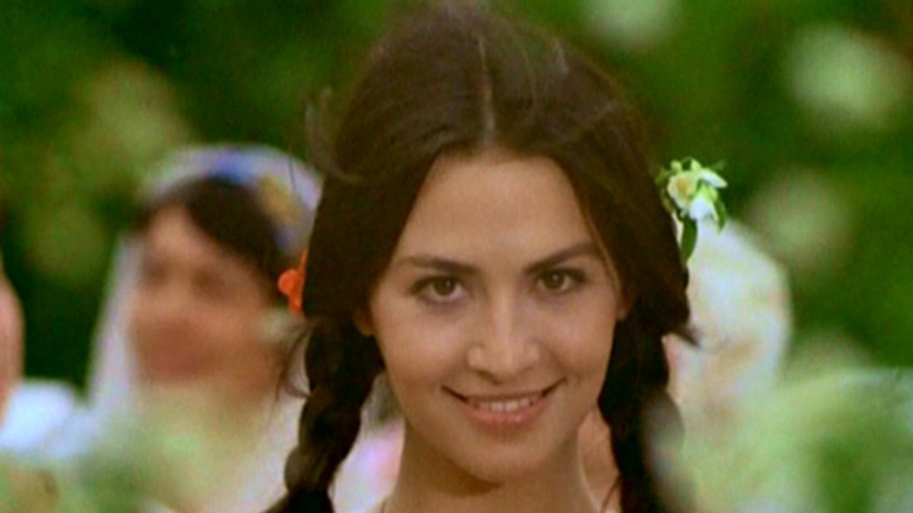 Ciuleandra Background