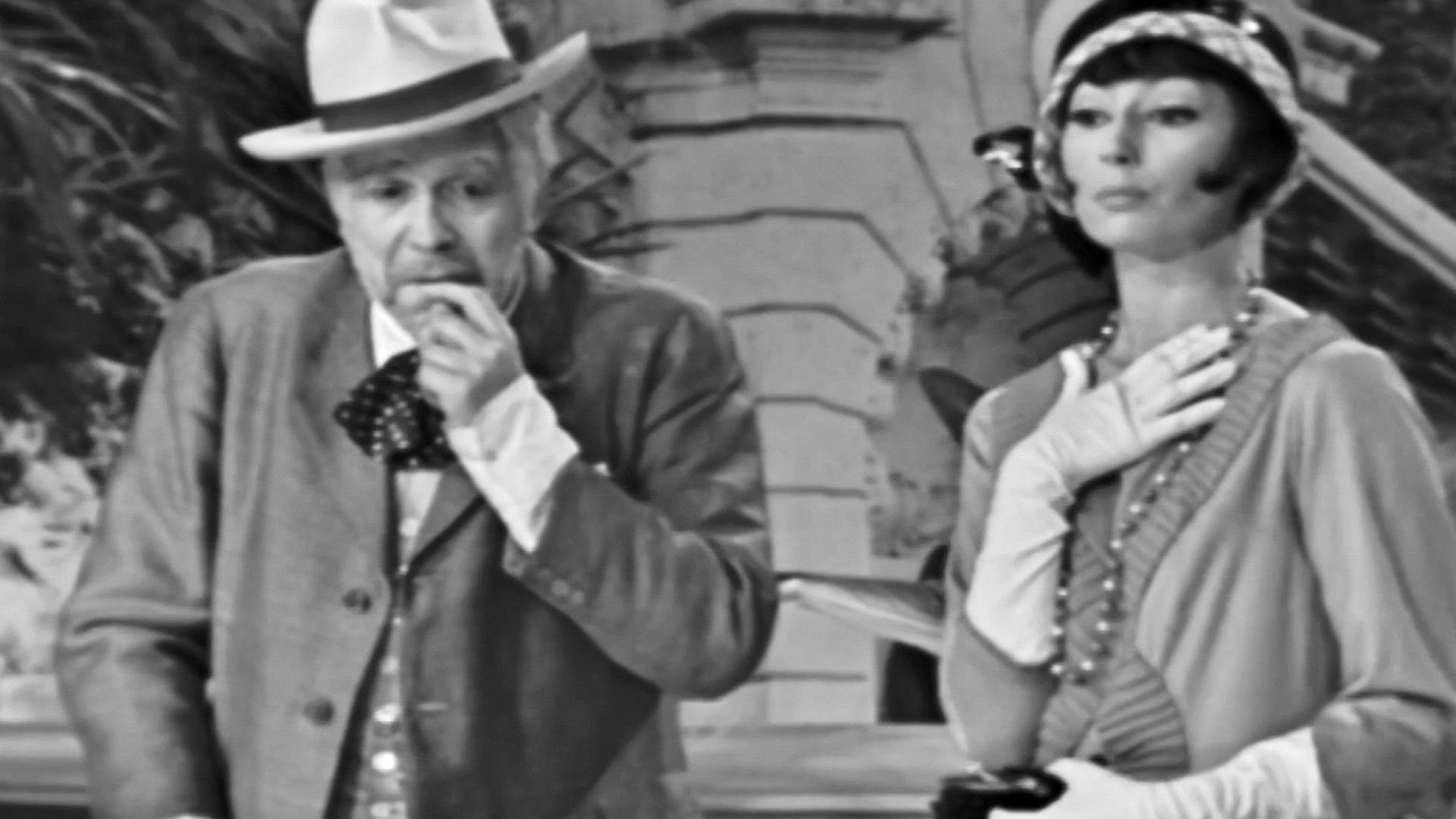 Monsieur le Trouhadec saisi par la débauche Background