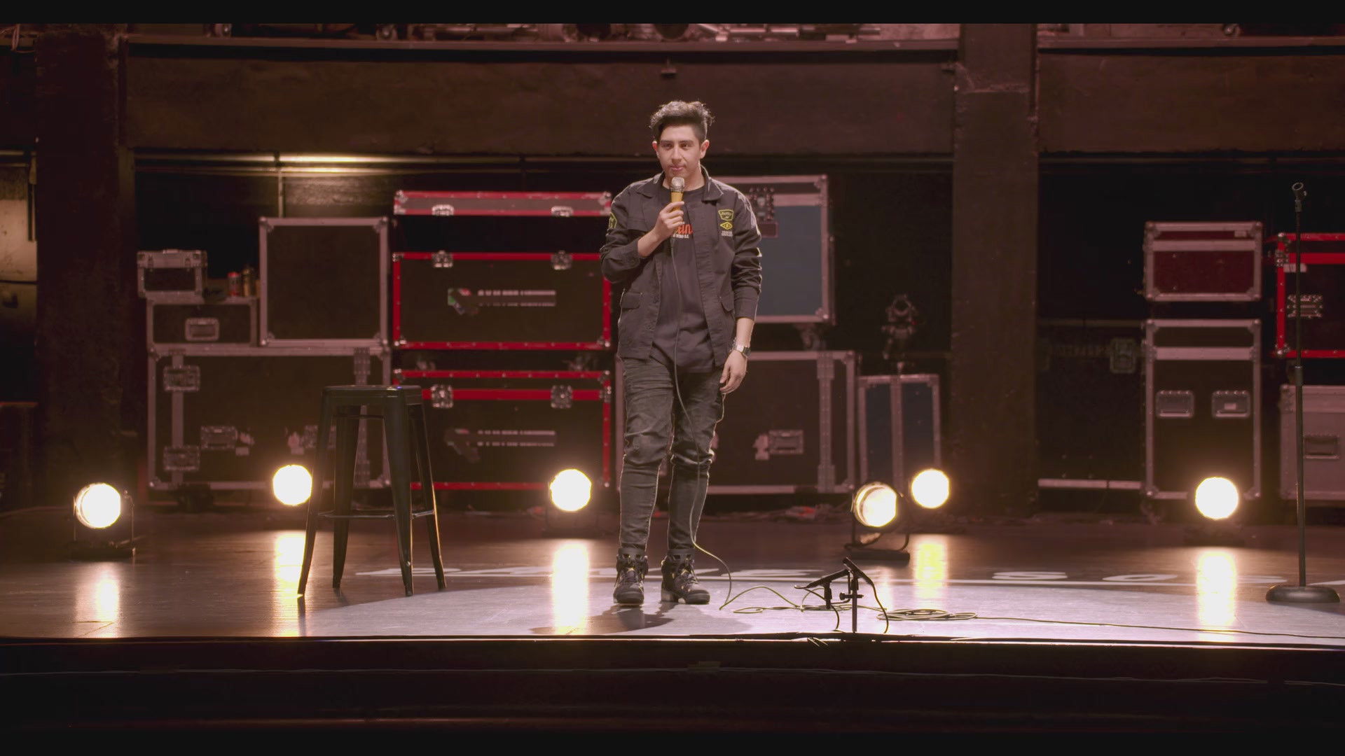 Daniel Sosa: Maleducado Background