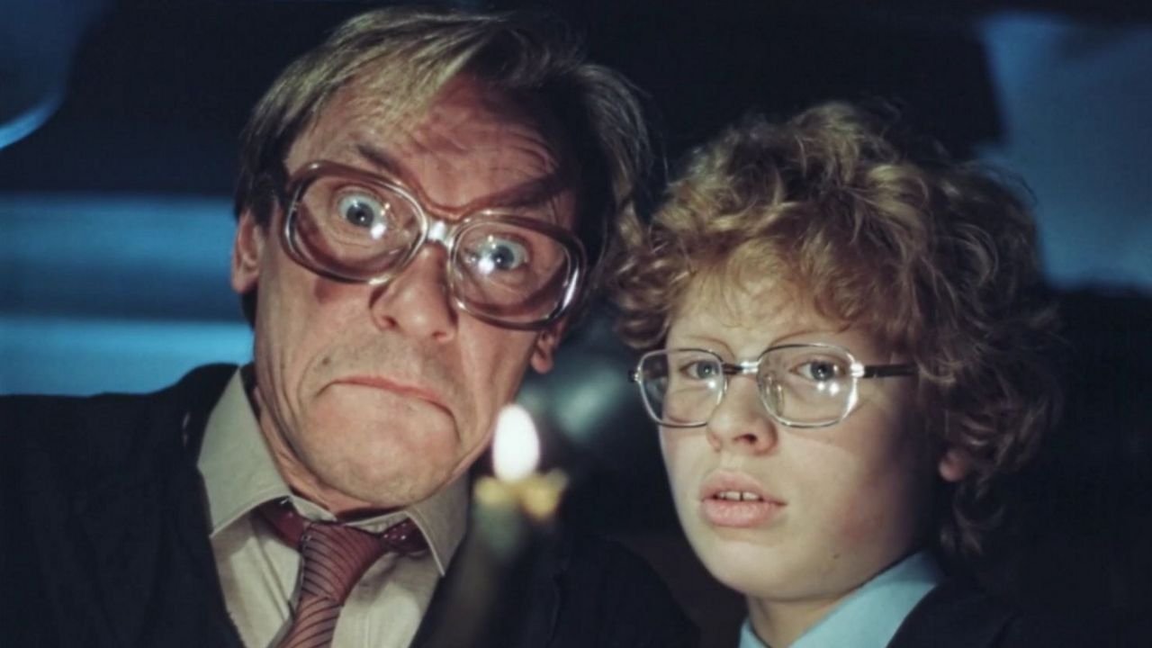 Summer Impressions of the Planet Z Background