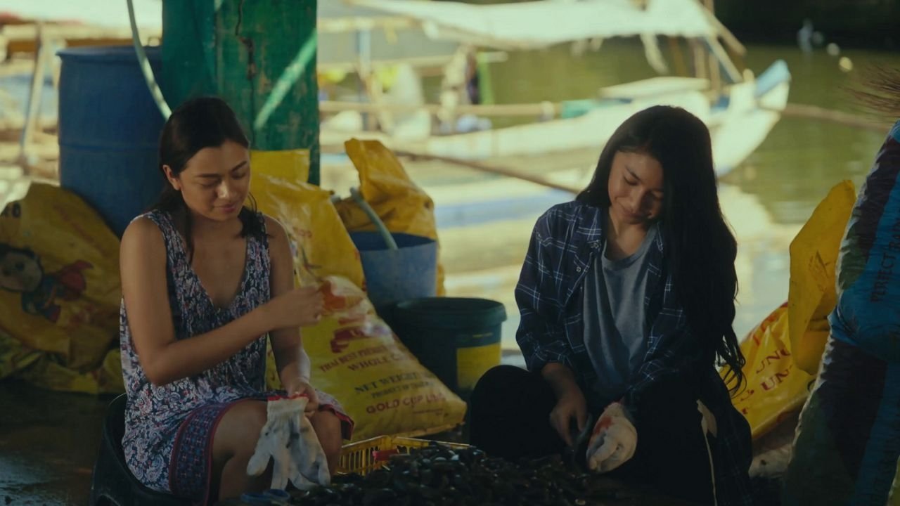 Palipat-lipat, Papalit-palit Background