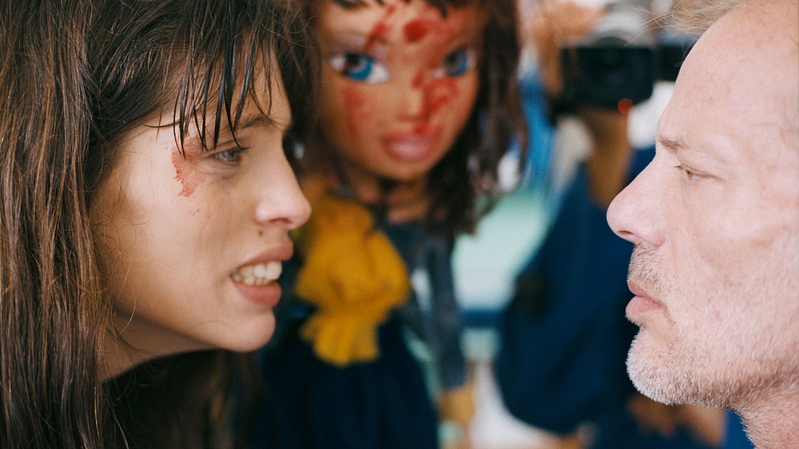 Pardonnez-moi Background