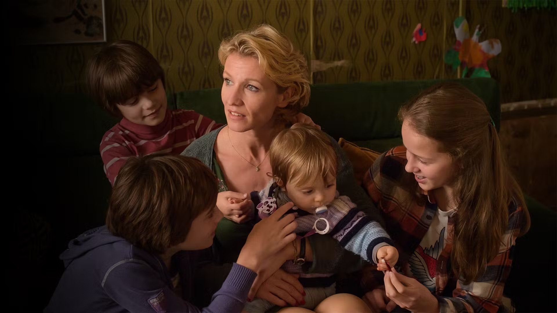 Après moi le bonheur Background