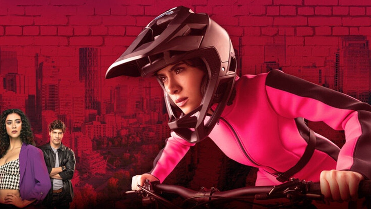 Romina Poderosa Background