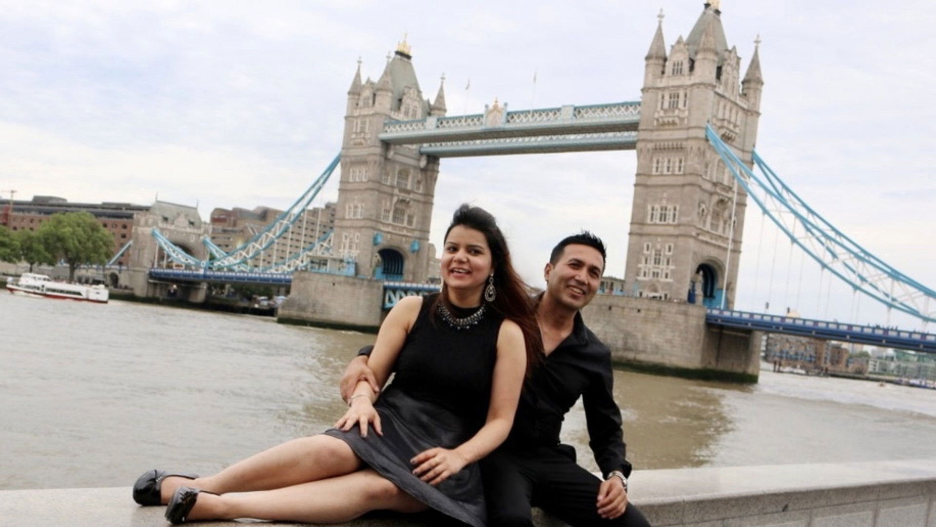 Love Mein Background