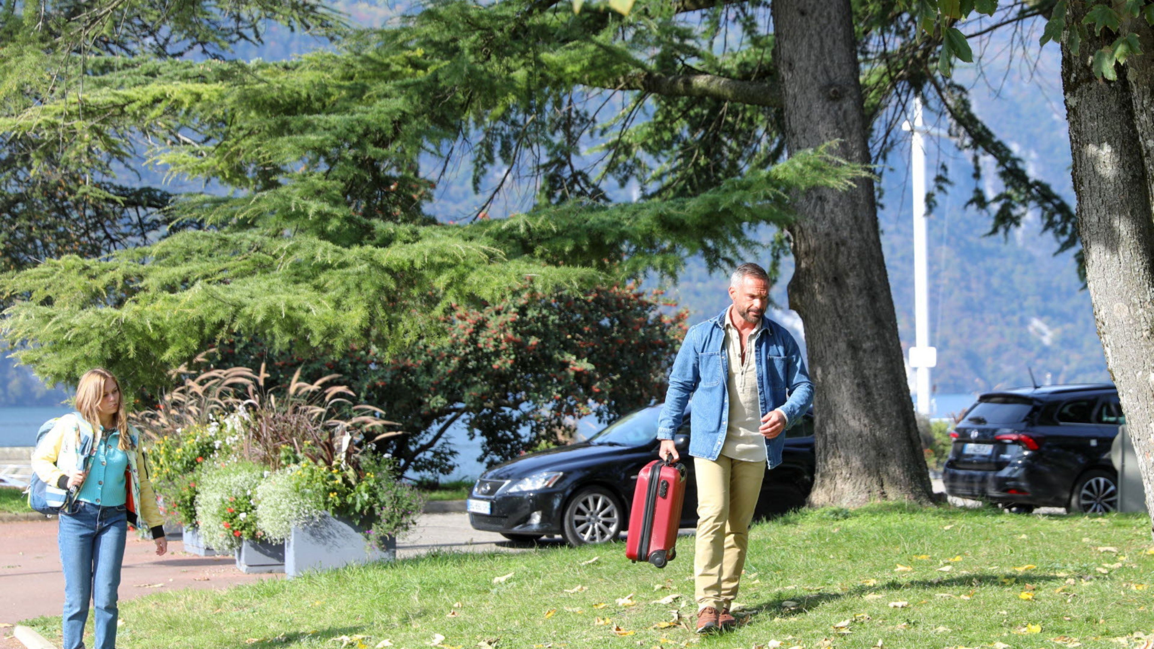 The Devil's Leap Background