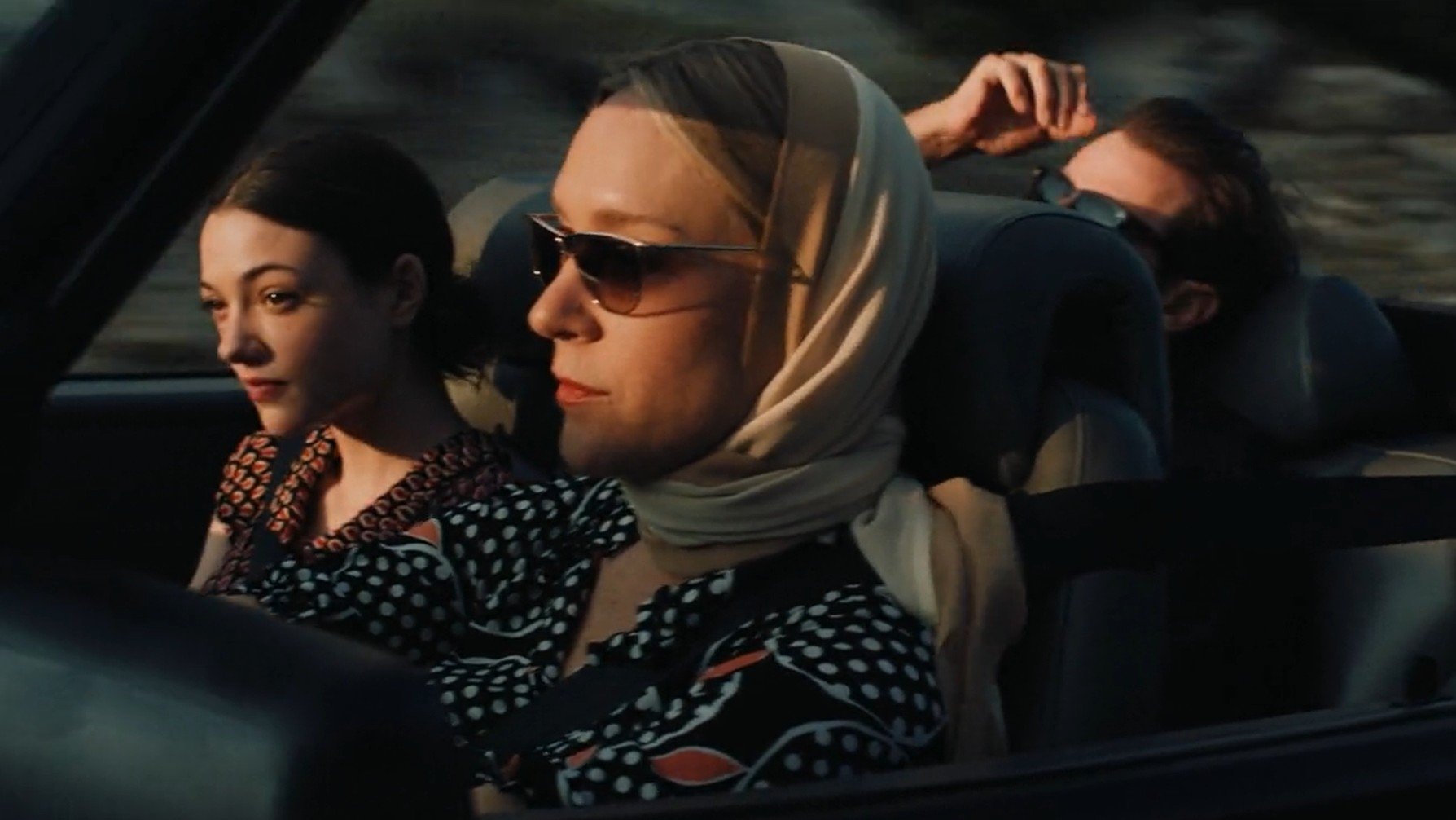 Bonjour Tristesse Background