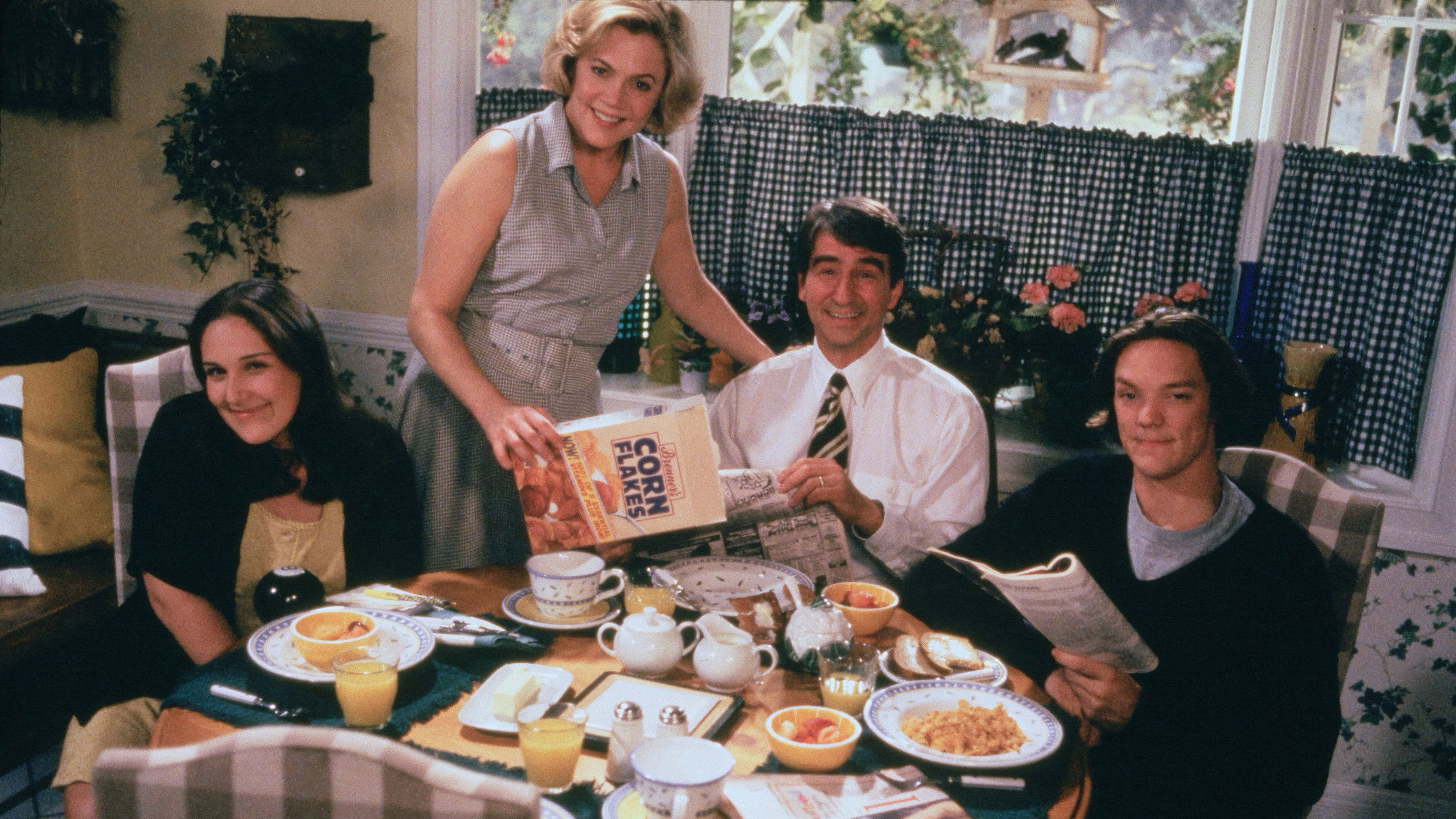 Serial Mom Background