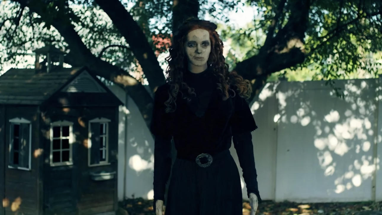 825 Forest Road Background