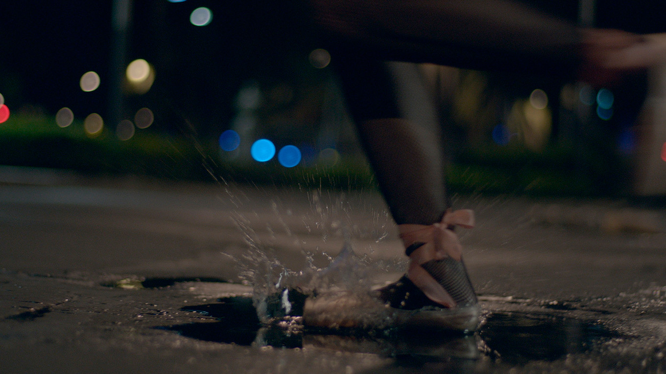 Tratando a Lola Background