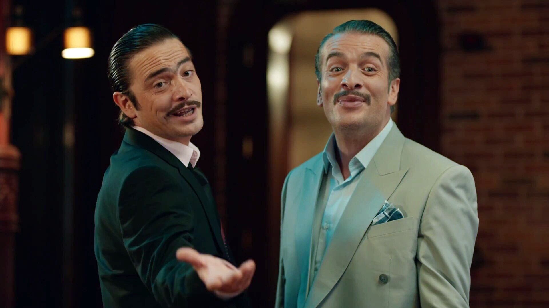 Çalgı Çengi: İkimiz Background