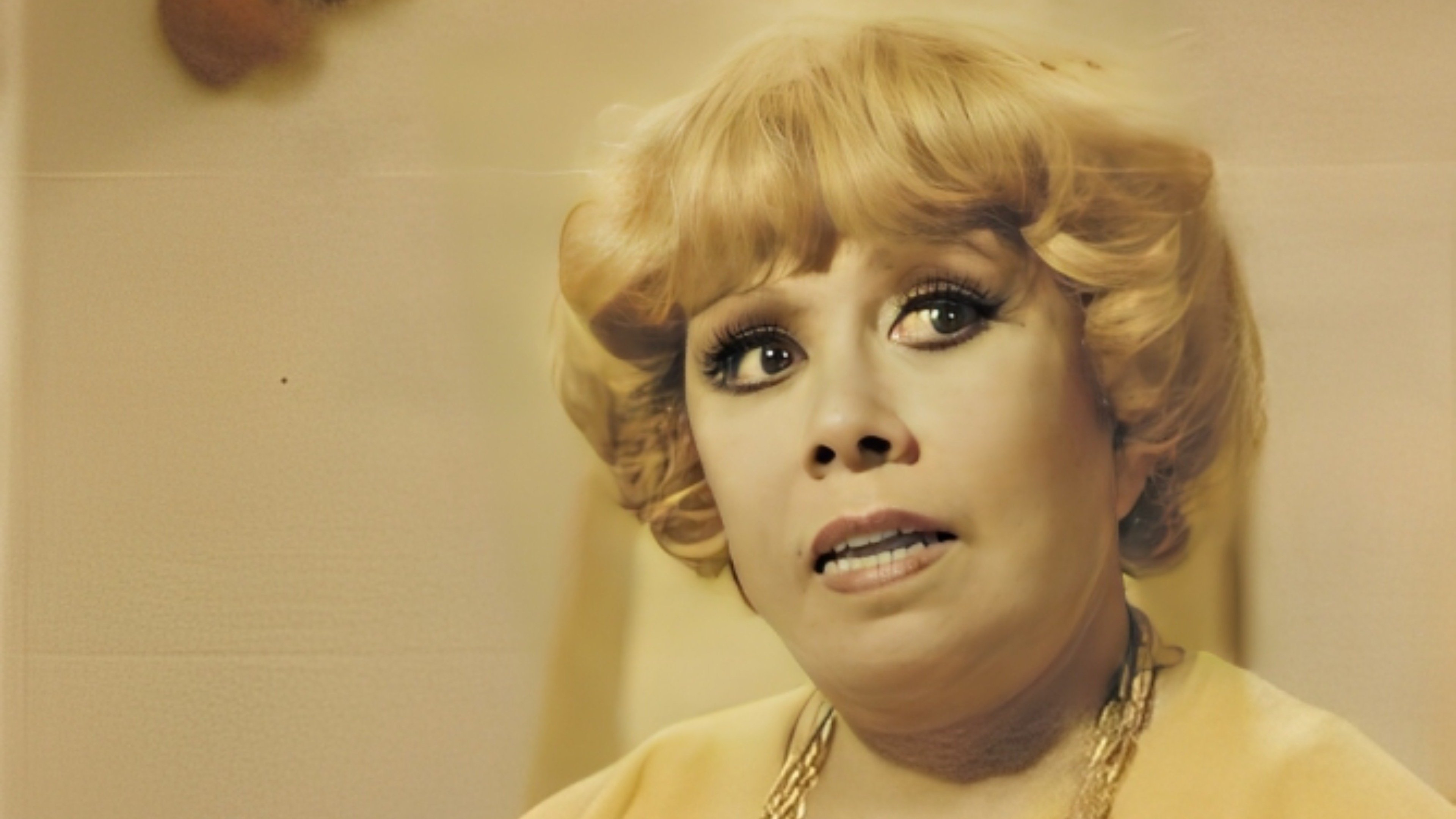 Cavalo Amarelo Background