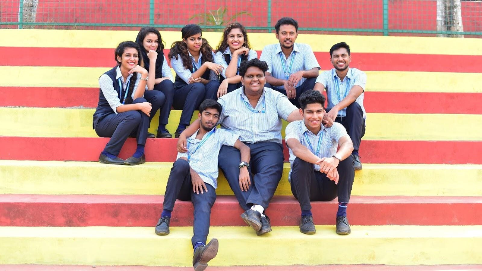 Oru Adaar Love Background