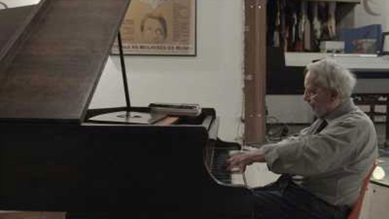 All Paulos in the World - Paulo José Background