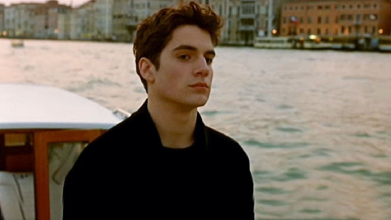 Hotel Laguna Background