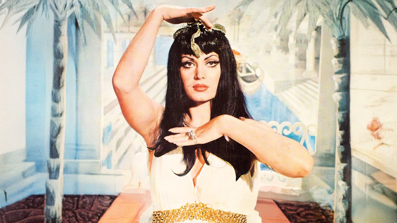 Aşk Mabudesi Background