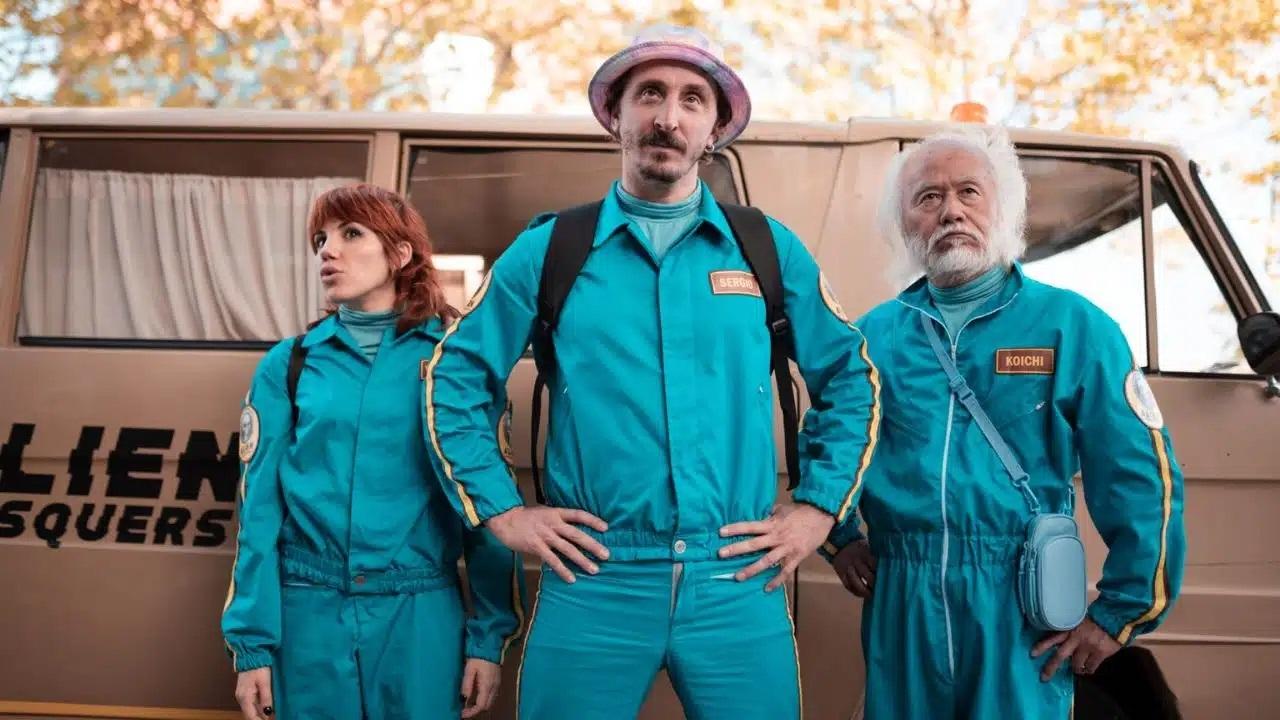 Hay algo en el bosque Background