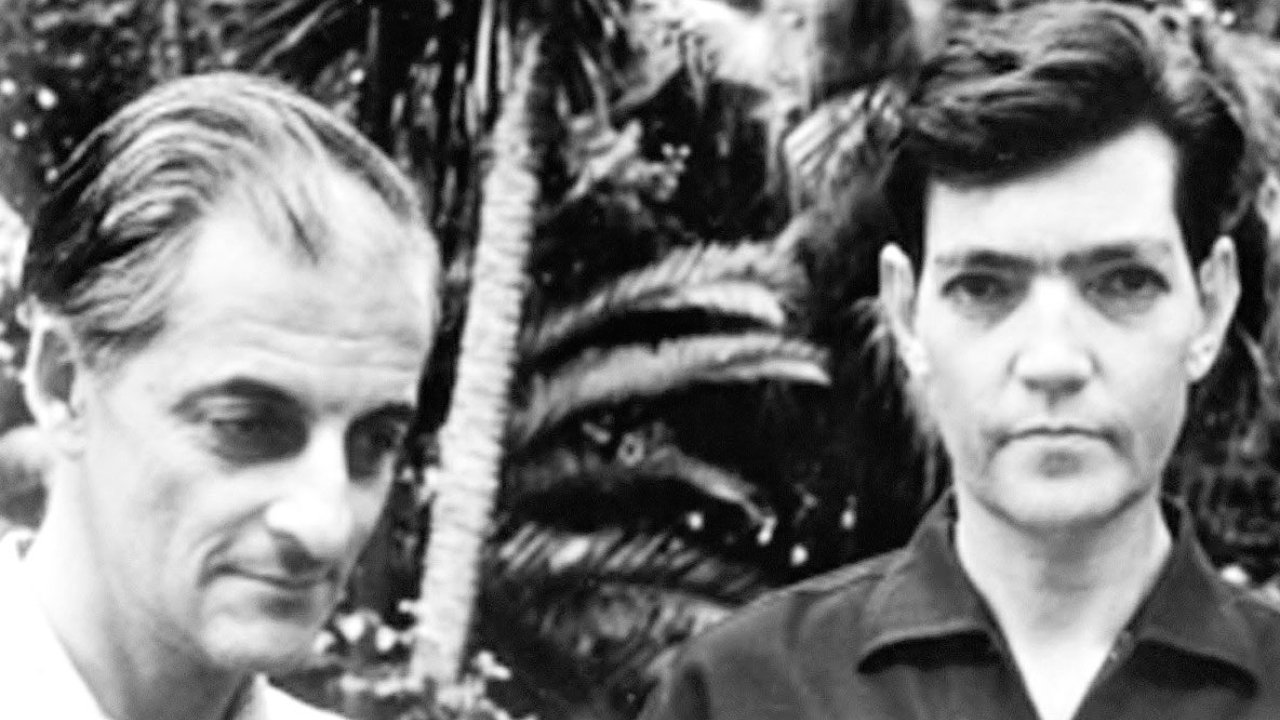 Cortázar y Antín: cartas iluminadas Background