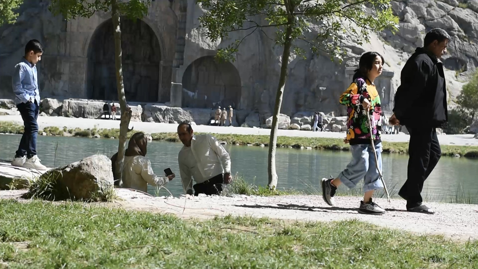The Sound of Water Footsteps Background