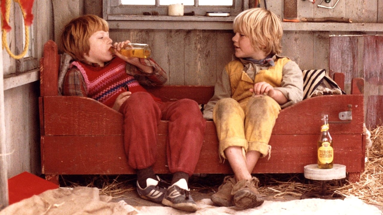 Little Virgil and Freddy Frogface Background