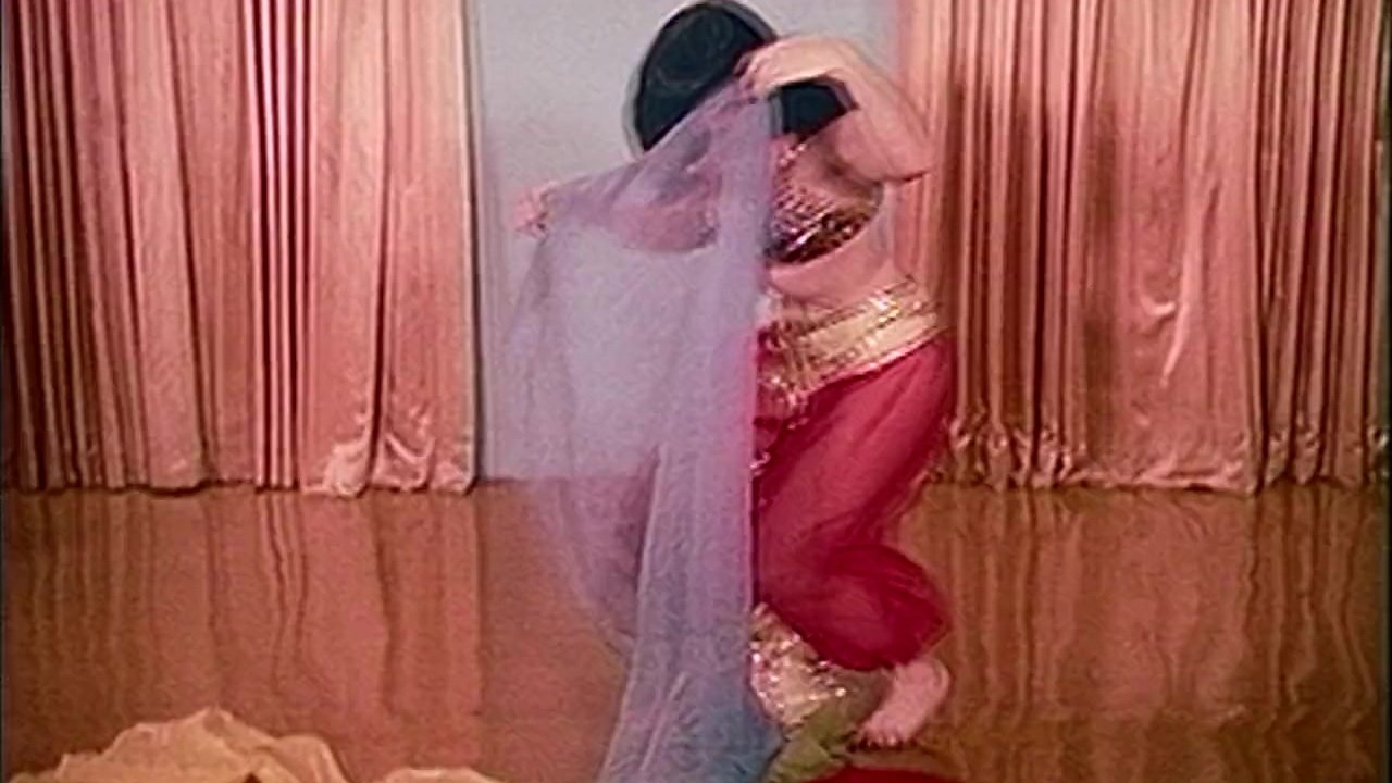 Bettie Page: Pin Up Queen Background