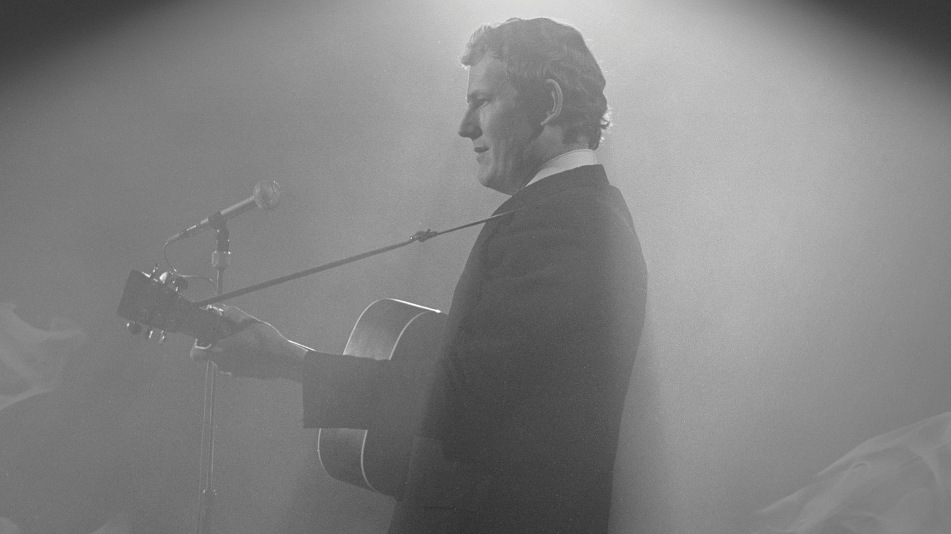 Gordon Lightfoot: If You Could Read My Mind Background