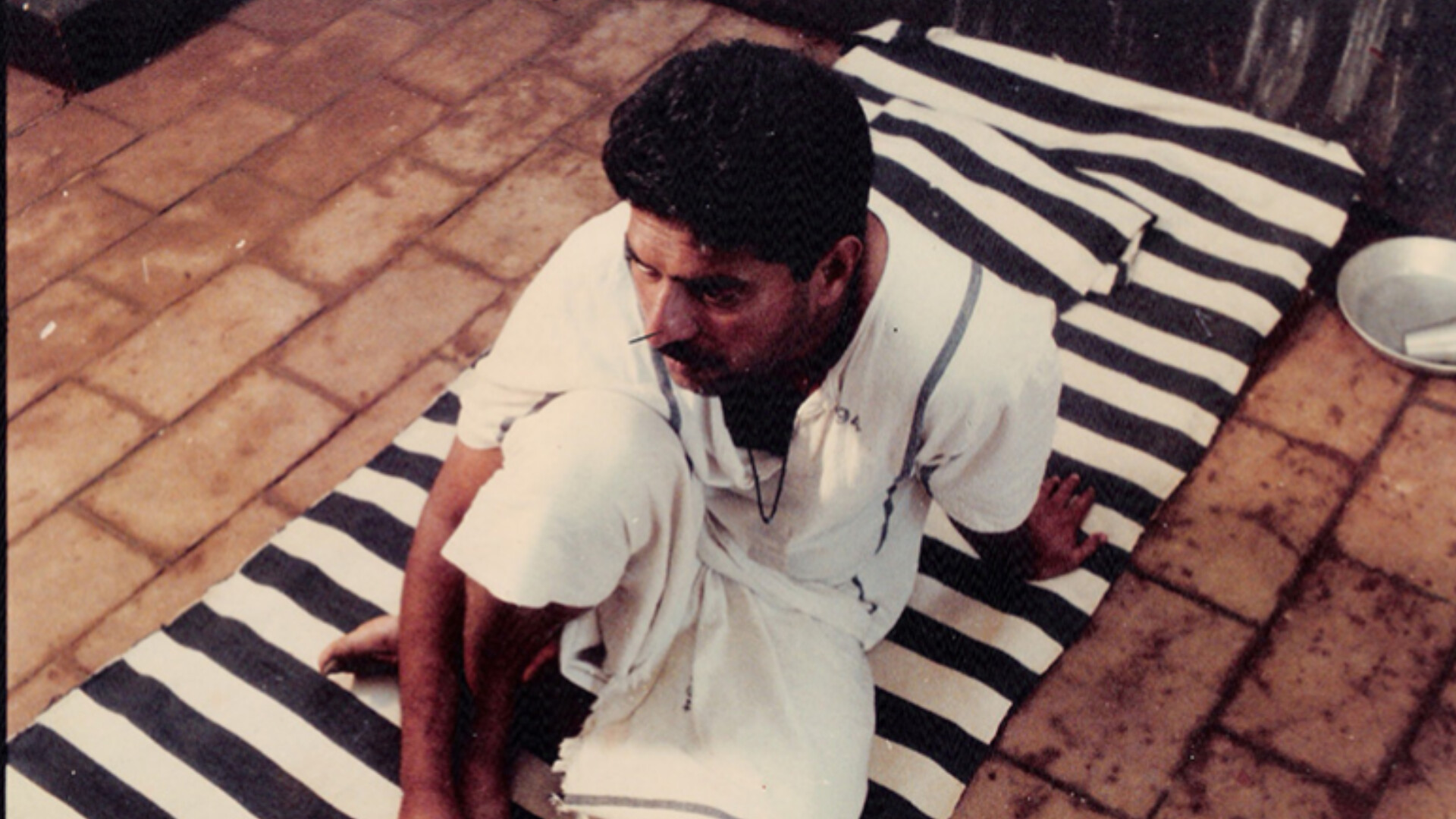 Mathilukal Background