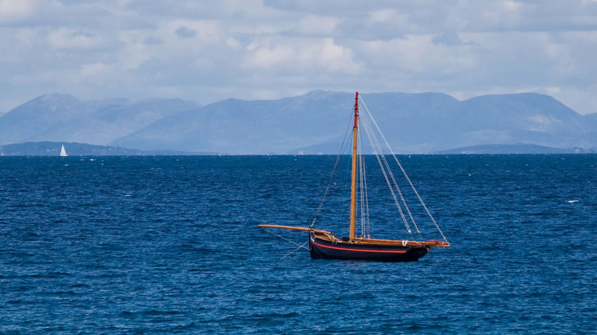 Smart Travels with Rudy Maxa Background